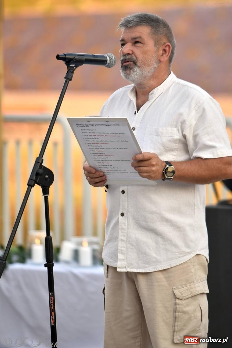 Zdjęcie w galerii na portalu naszraciborz.pl: Raciborska Noc Kupały - długi korowód nad Odrą [FOTO i WIDEO] wiadomości z regionu