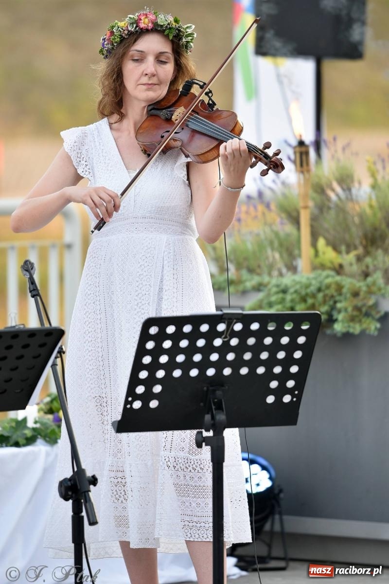 Zdjęcie w galerii na portalu naszraciborz.pl: Raciborska Noc Kupały - długi korowód nad Odrą [FOTO i WIDEO] wiadomości z regionu