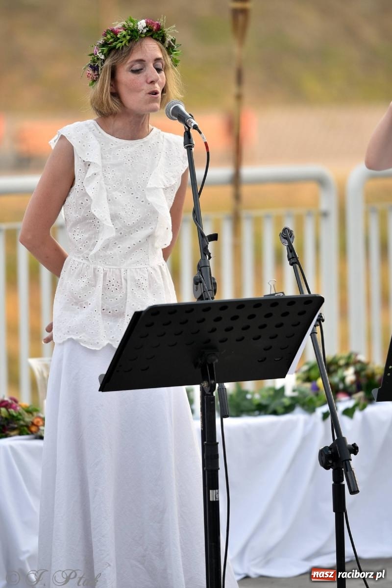 Zdjęcie w galerii na portalu naszraciborz.pl: Raciborska Noc Kupały - długi korowód nad Odrą [FOTO i WIDEO] wiadomości z regionu