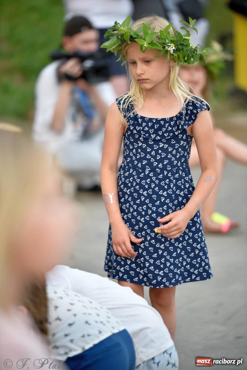 Zdjęcie w galerii na portalu naszraciborz.pl: Raciborska Noc Kupały - długi korowód nad Odrą [FOTO i WIDEO] wiadomości z regionu