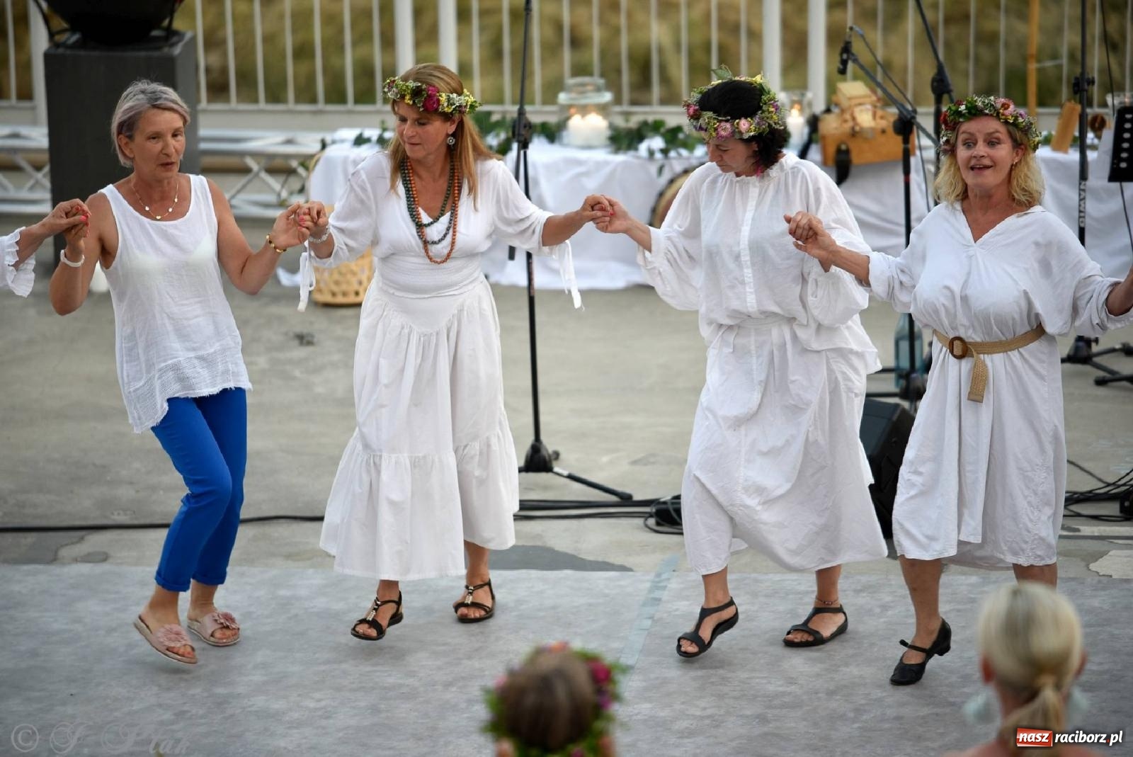 Zdjęcie w galerii na portalu naszraciborz.pl: Raciborska Noc Kupały - długi korowód nad Odrą [FOTO i WIDEO] wiadomości z regionu