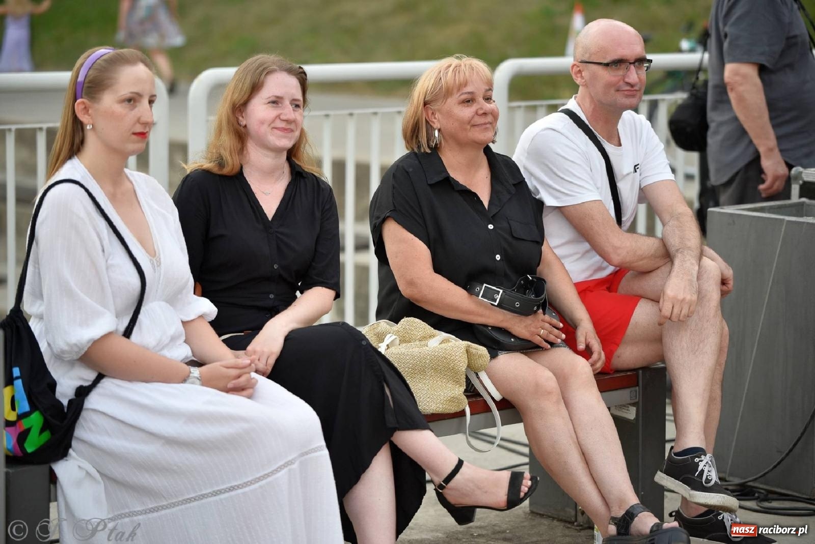 Zdjęcie w galerii na portalu naszraciborz.pl: Raciborska Noc Kupały - długi korowód nad Odrą [FOTO i WIDEO] wiadomości z regionu