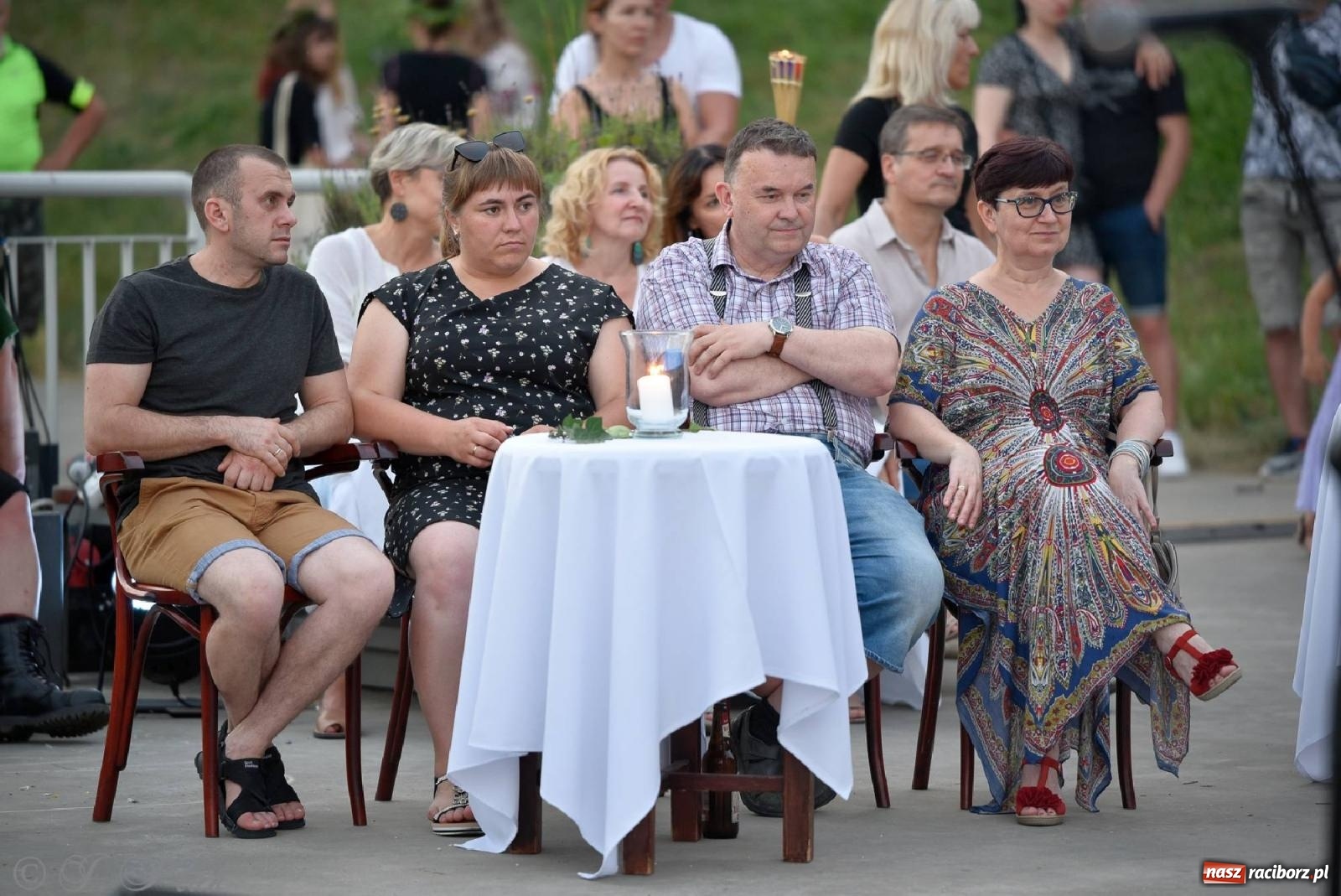 Zdjęcie w galerii na portalu naszraciborz.pl: Raciborska Noc Kupały - długi korowód nad Odrą [FOTO i WIDEO] wiadomości z regionu
