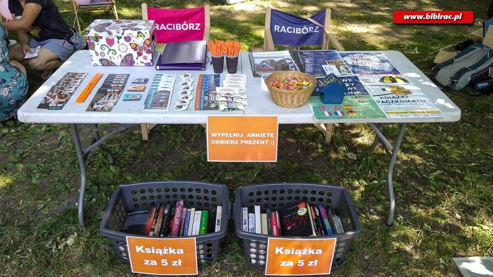 Zdjęcie w galerii na portalu naszraciborz.pl: Oprócz chęci do pływania, mamy pociąg do czytania! wiadomości z regionu