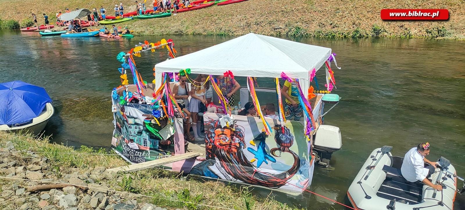 Zdjęcie w galerii na portalu naszraciborz.pl: Oprócz chęci do pływania, mamy pociąg do czytania! wiadomości z regionu