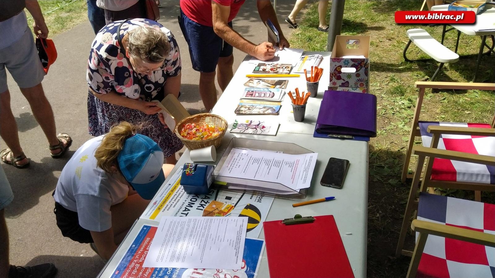 Zdjęcie w galerii na portalu naszraciborz.pl: Oprócz chęci do pływania, mamy pociąg do czytania! wiadomości z regionu