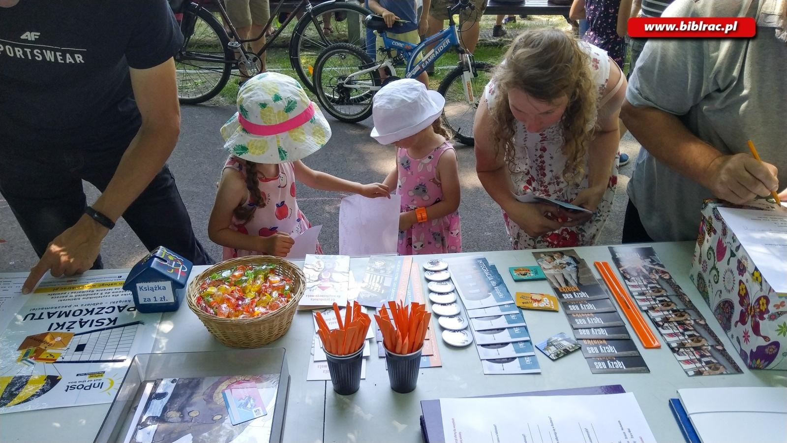 Zdjęcie w galerii na portalu naszraciborz.pl: Oprócz chęci do pływania, mamy pociąg do czytania! wiadomości z regionu
