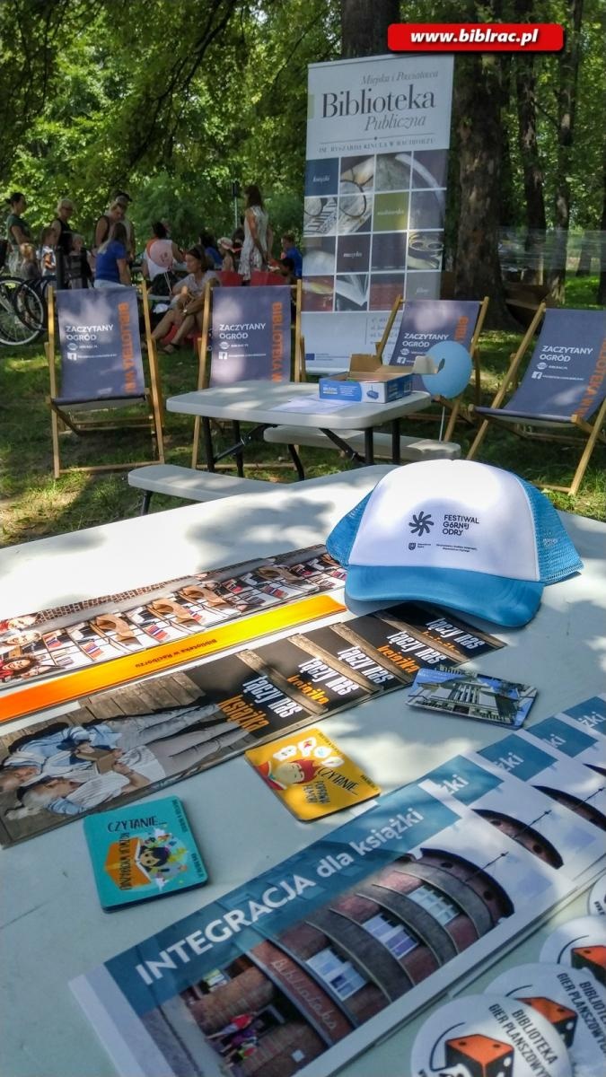 Zdjęcie w galerii na portalu naszraciborz.pl: Oprócz chęci do pływania, mamy pociąg do czytania! wiadomości z regionu