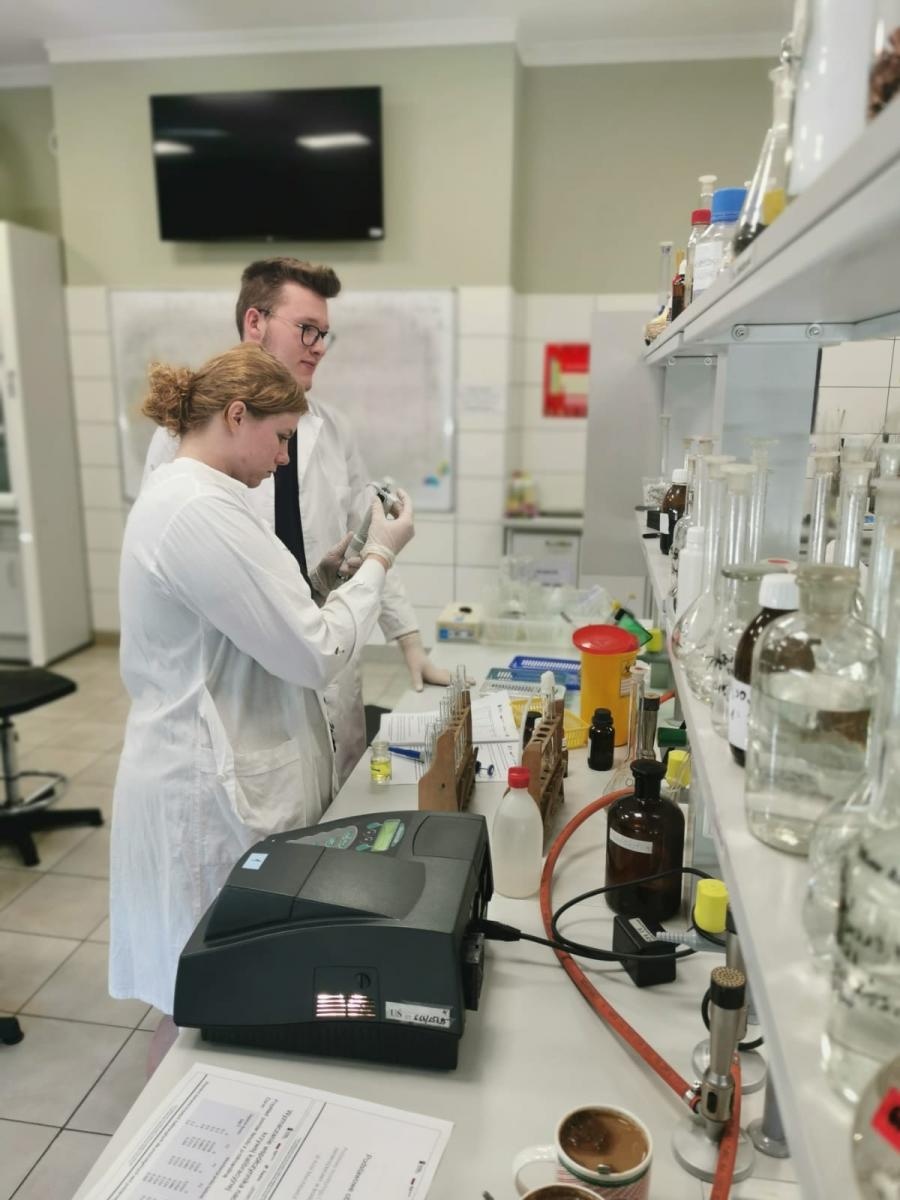 Zdjęcie w galerii na portalu naszraciborz.pl: Ekologia i mikrobiologia w CKZiU nr 1 Budowlanka - Gastronomik wiadomości z regionu