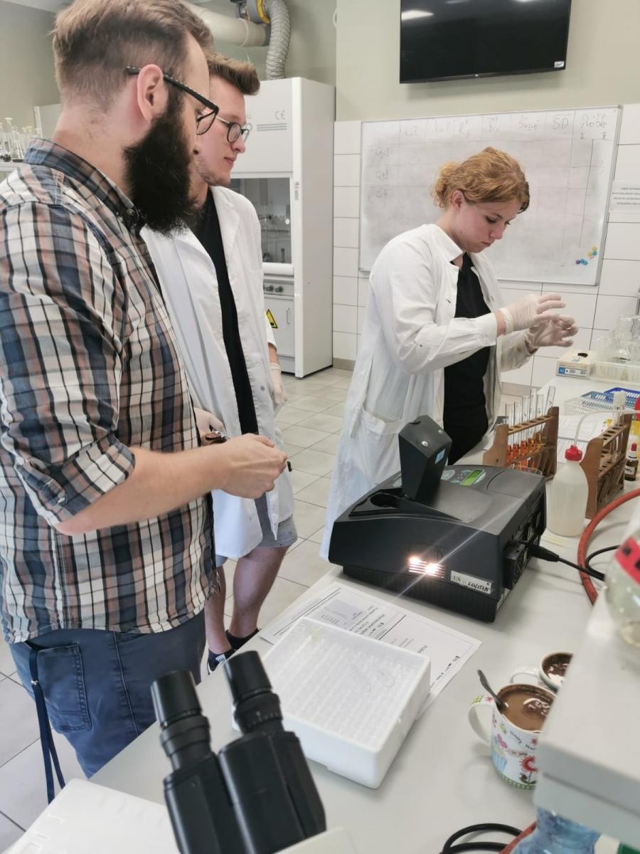 Zdjęcie w galerii na portalu naszraciborz.pl: Ekologia i mikrobiologia w CKZiU nr 1 Budowlanka - Gastronomik wiadomości z regionu