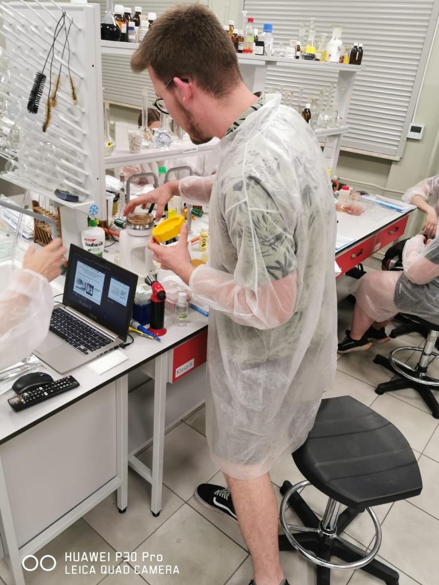 Zdjęcie w galerii na portalu naszraciborz.pl: Ekologia i mikrobiologia w CKZiU nr 1 Budowlanka - Gastronomik wiadomości z regionu