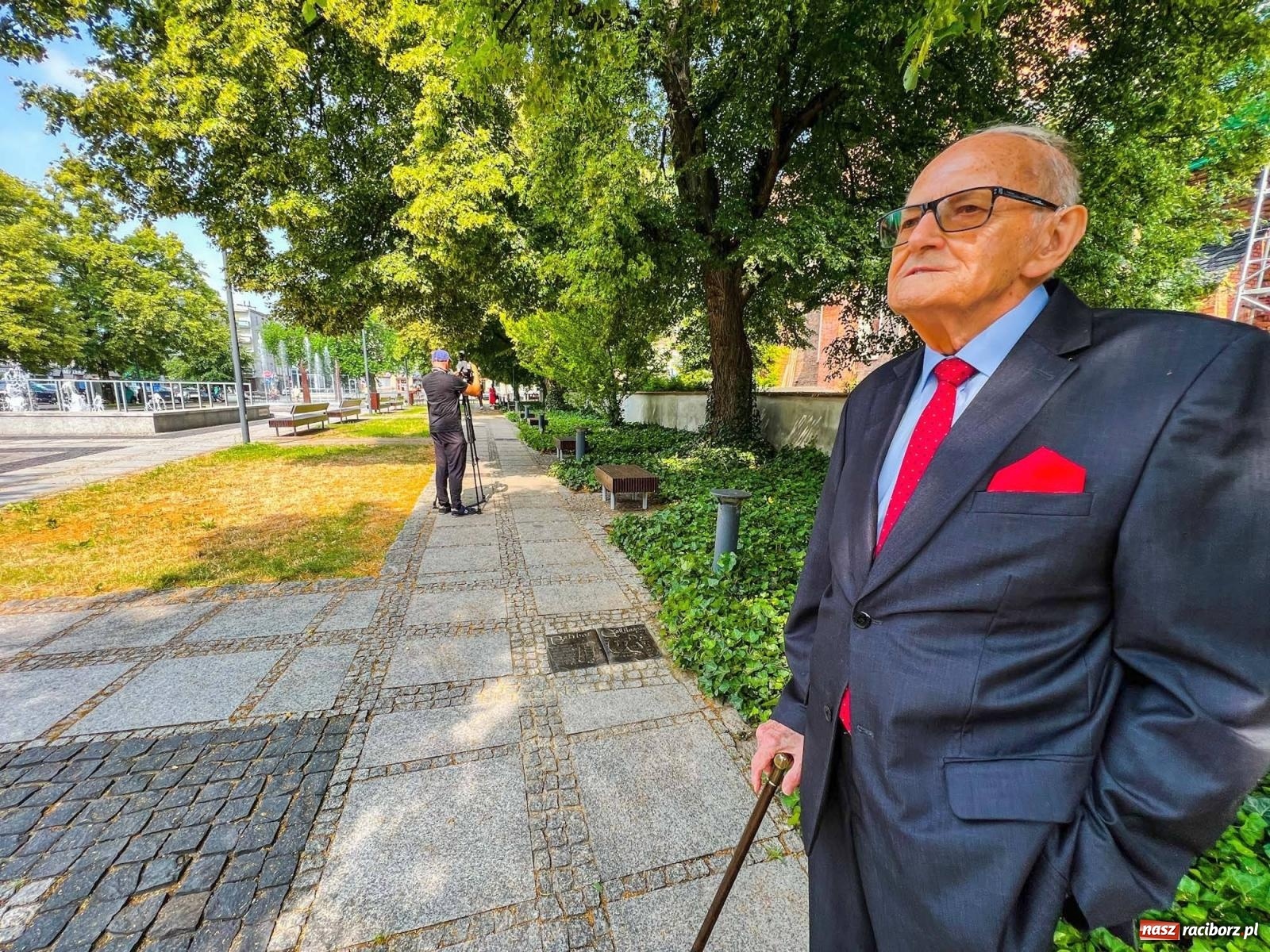 Zdjęcie w galerii na portalu naszraciborz.pl: Oficjalnie otwarto chodnik dziejów Raciborza [KRÓTKI SPACER WIDEO] wiadomości z regionu