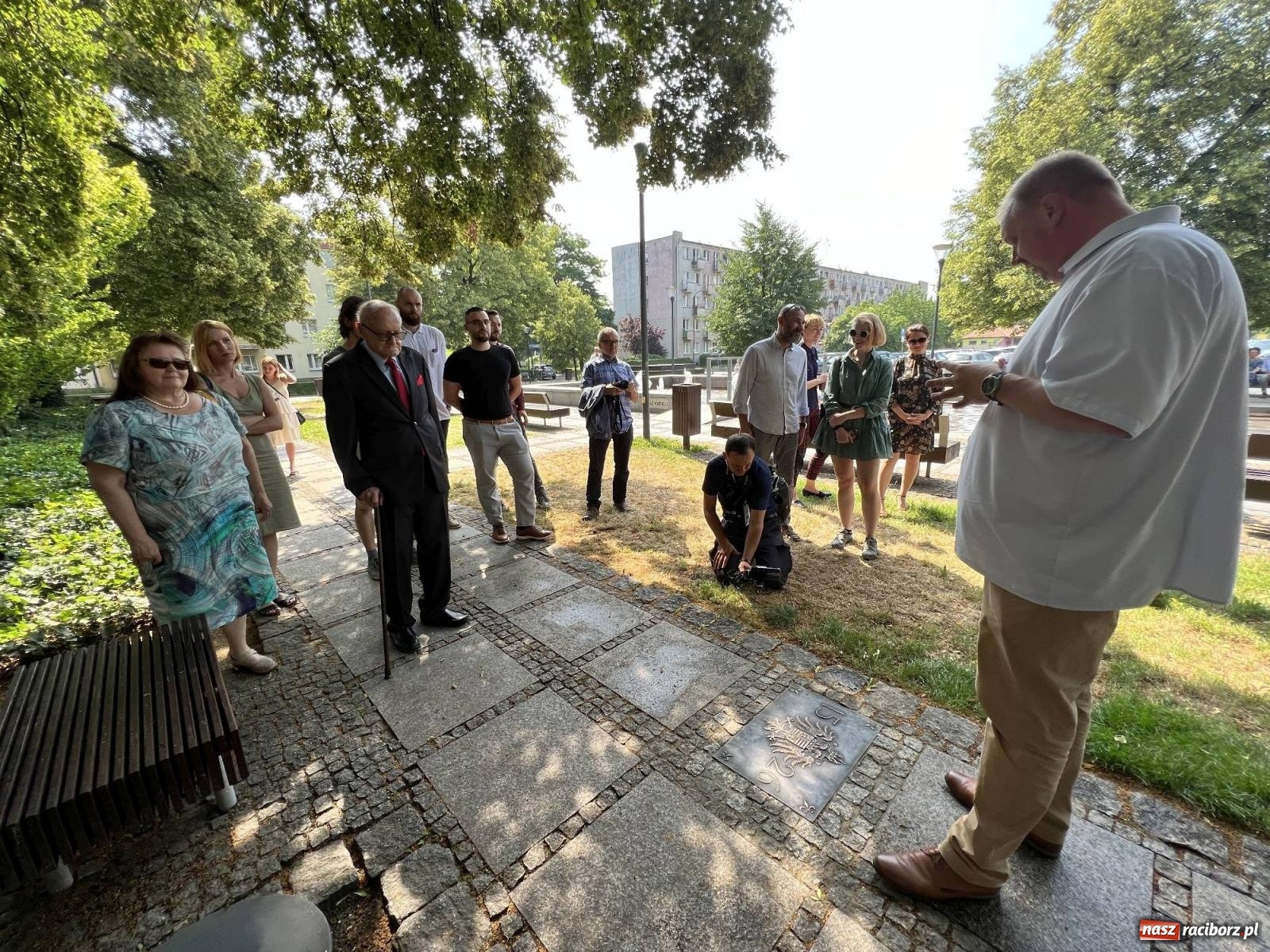 Zdjęcie w galerii na portalu naszraciborz.pl: Oficjalnie otwarto chodnik dziejów Raciborza [KRÓTKI SPACER WIDEO] wiadomości z regionu