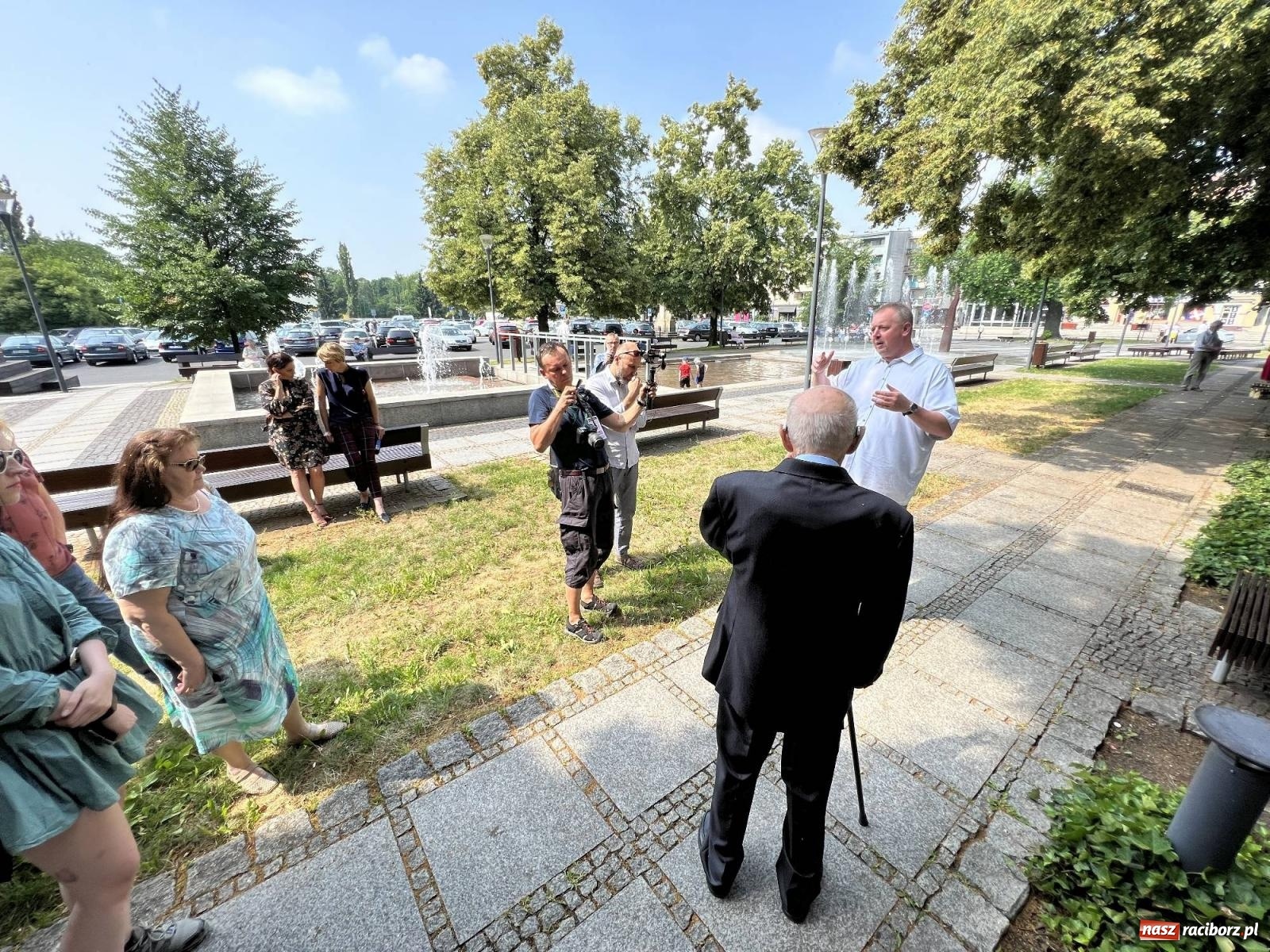 Zdjęcie w galerii na portalu naszraciborz.pl: Oficjalnie otwarto chodnik dziejów Raciborza [KRÓTKI SPACER WIDEO] wiadomości z regionu