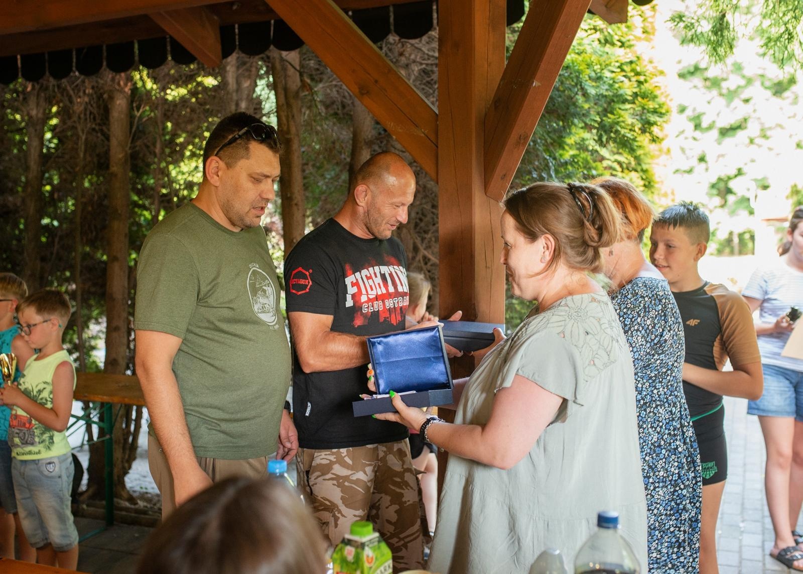 Zdjęcie w galerii na portalu naszraciborz.pl: Najmłodsi Łamatorzy w rodzinnym gronie zakończyli sezon wiadomości z regionu
