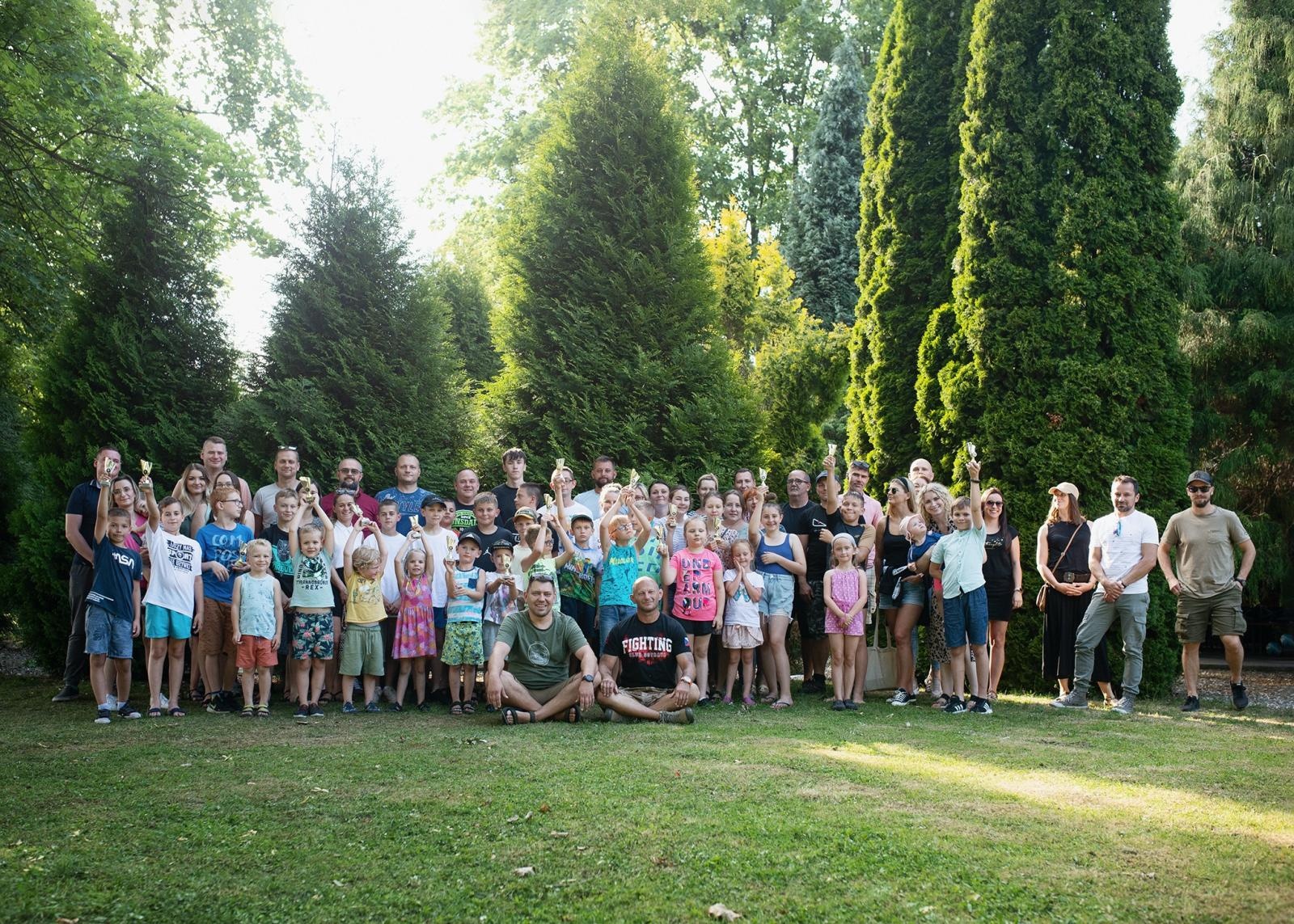 Zdjęcie w galerii na portalu naszraciborz.pl: Najmłodsi Łamatorzy w rodzinnym gronie zakończyli sezon wiadomości z regionu