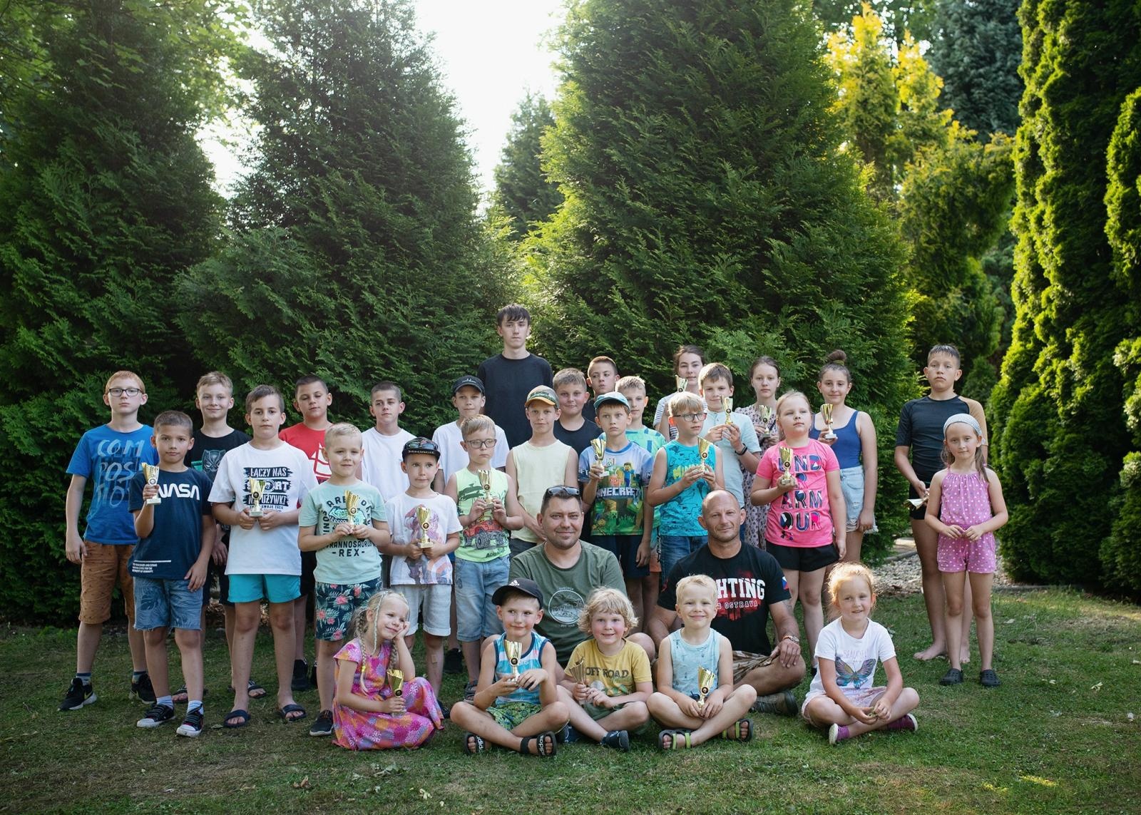 Zdjęcie w galerii na portalu naszraciborz.pl: Najmłodsi Łamatorzy w rodzinnym gronie zakończyli sezon wiadomości z regionu