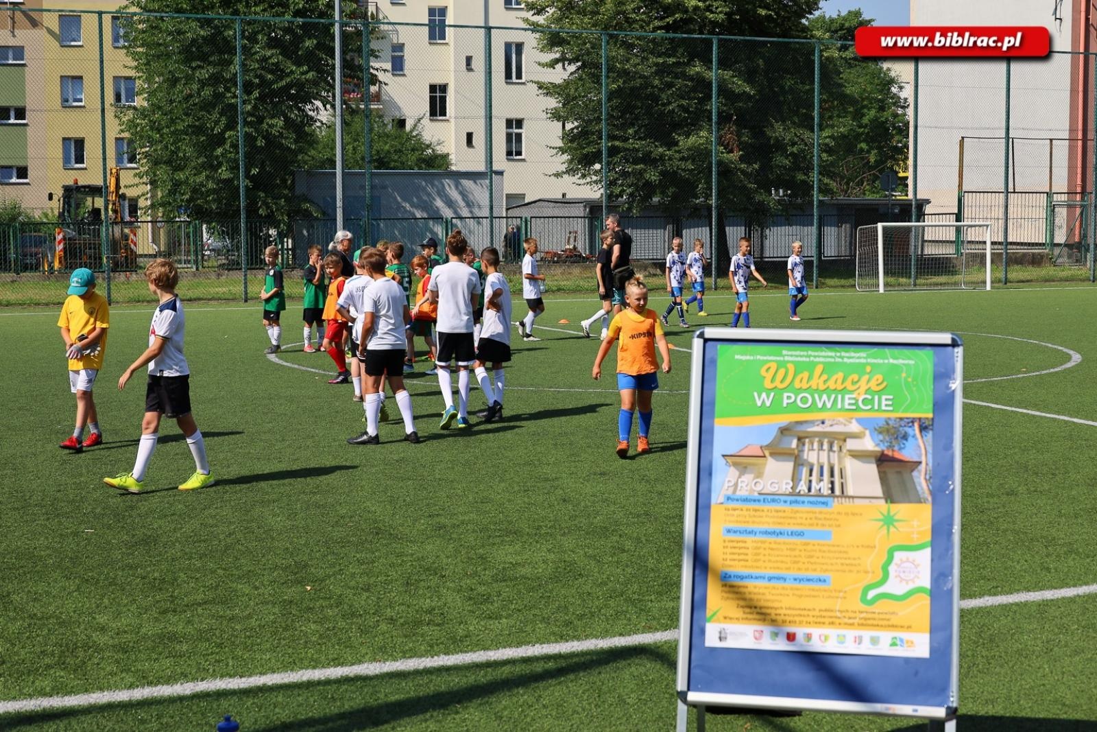 Zdjęcie w galerii na portalu naszraciborz.pl: Wakacje w powiecie z Biblioteką wiadomości z regionu