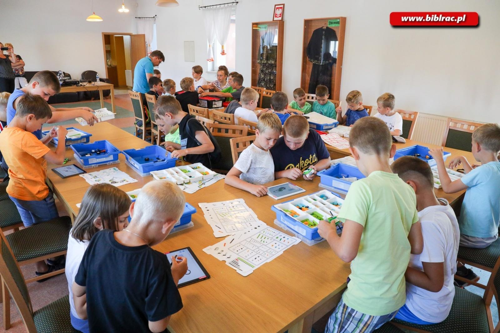 Zdjęcie w galerii na portalu naszraciborz.pl: Wakacje w powiecie z Biblioteką wiadomości z regionu