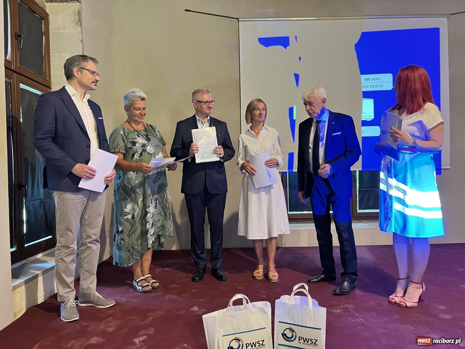 Zdjęcie w galerii na portalu naszraciborz.pl: Wyobraźnia uwolniona. Studenci pokazali jak mogłyby wyglądać wnętrza rzuchowskiego pałacu [FOTO i WIDEO] wiadomości z regionu