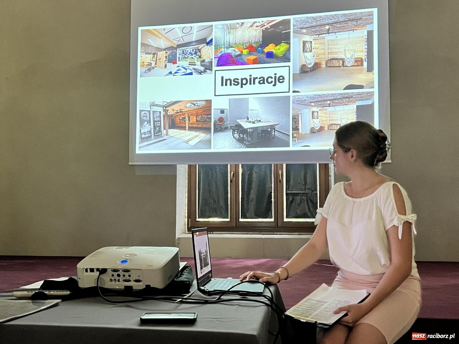 Zdjęcie w galerii na portalu naszraciborz.pl: Wyobraźnia uwolniona. Studenci pokazali jak mogłyby wyglądać wnętrza rzuchowskiego pałacu [FOTO i WIDEO] wiadomości z regionu