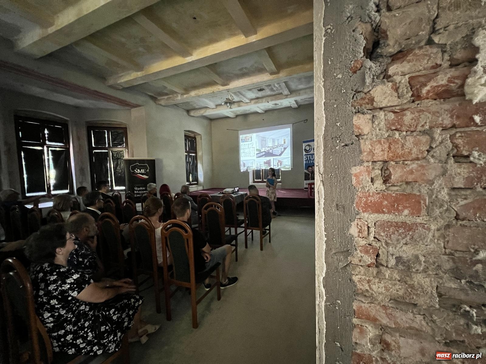 Zdjęcie w galerii na portalu naszraciborz.pl: Wyobraźnia uwolniona. Studenci pokazali jak mogłyby wyglądać wnętrza rzuchowskiego pałacu [FOTO i WIDEO] wiadomości z regionu