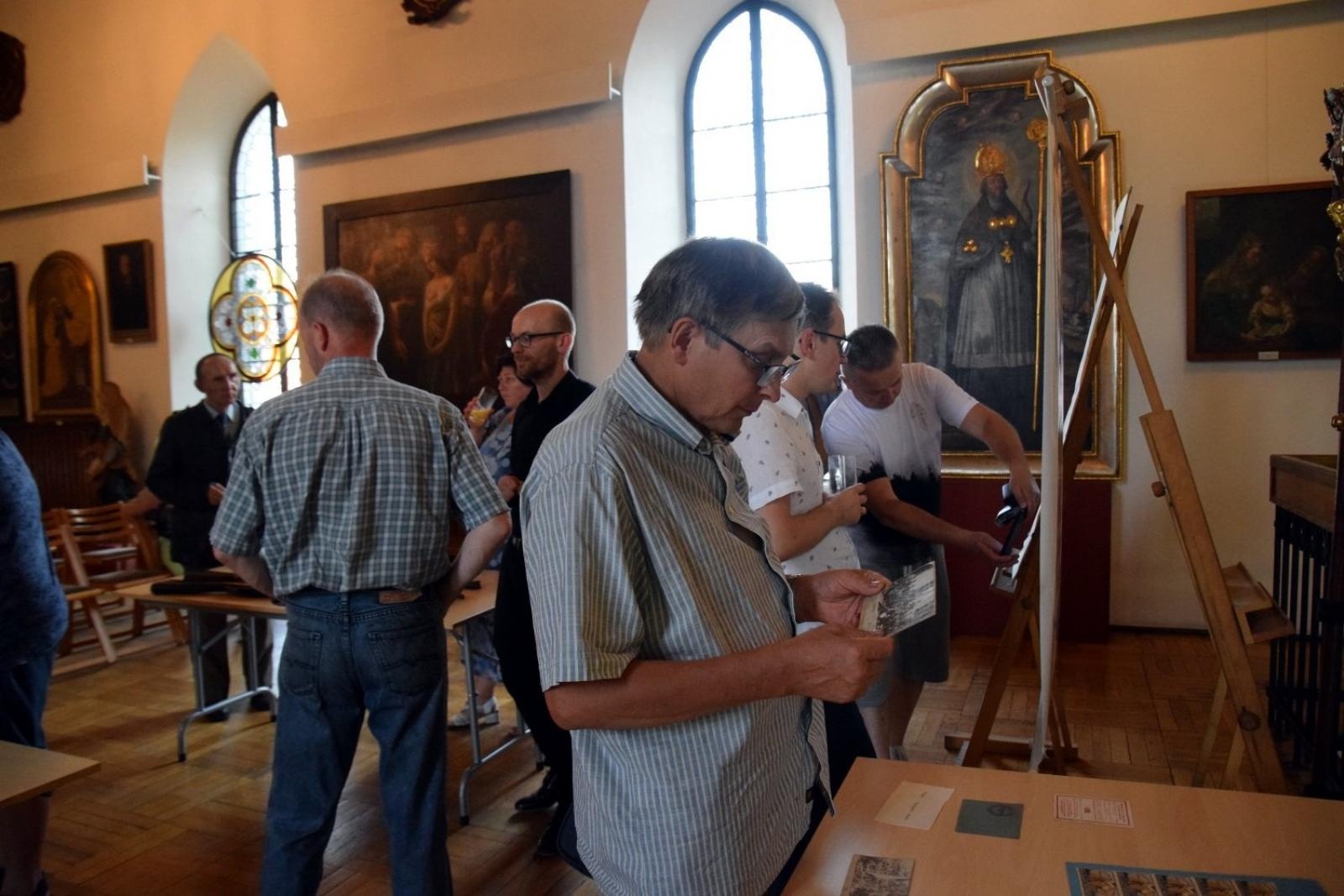 Zdjęcie w galerii na portalu naszraciborz.pl: Muzeum pochwaliło się bronią z kolekcji militariów wiadomości z regionu