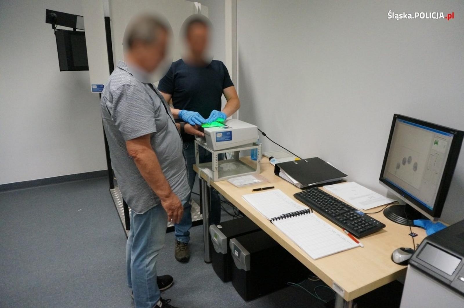 Zdjęcie w galerii na portalu naszraciborz.pl: Kolejne zatrzymania w śledztwie dotyczącym urządzenia nielegalnych gier hazardowych wiadomości z regionu