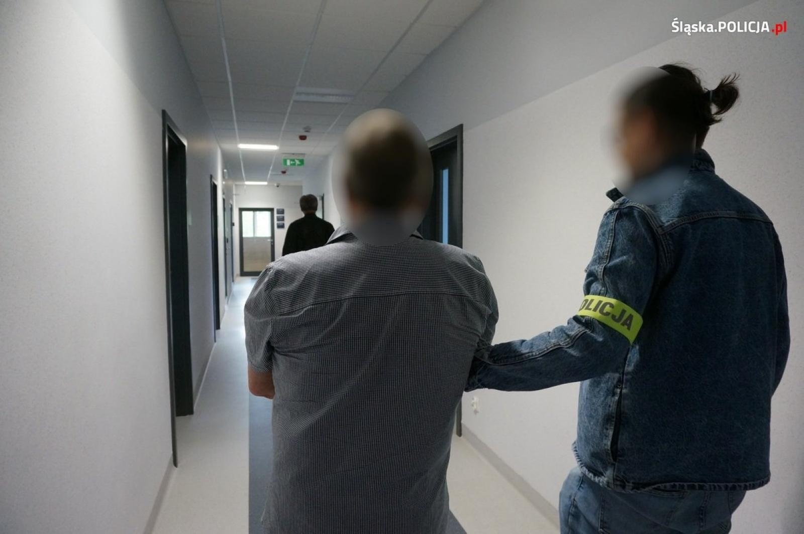 Zdjęcie w galerii na portalu naszraciborz.pl: Kolejne zatrzymania w śledztwie dotyczącym urządzenia nielegalnych gier hazardowych wiadomości z regionu