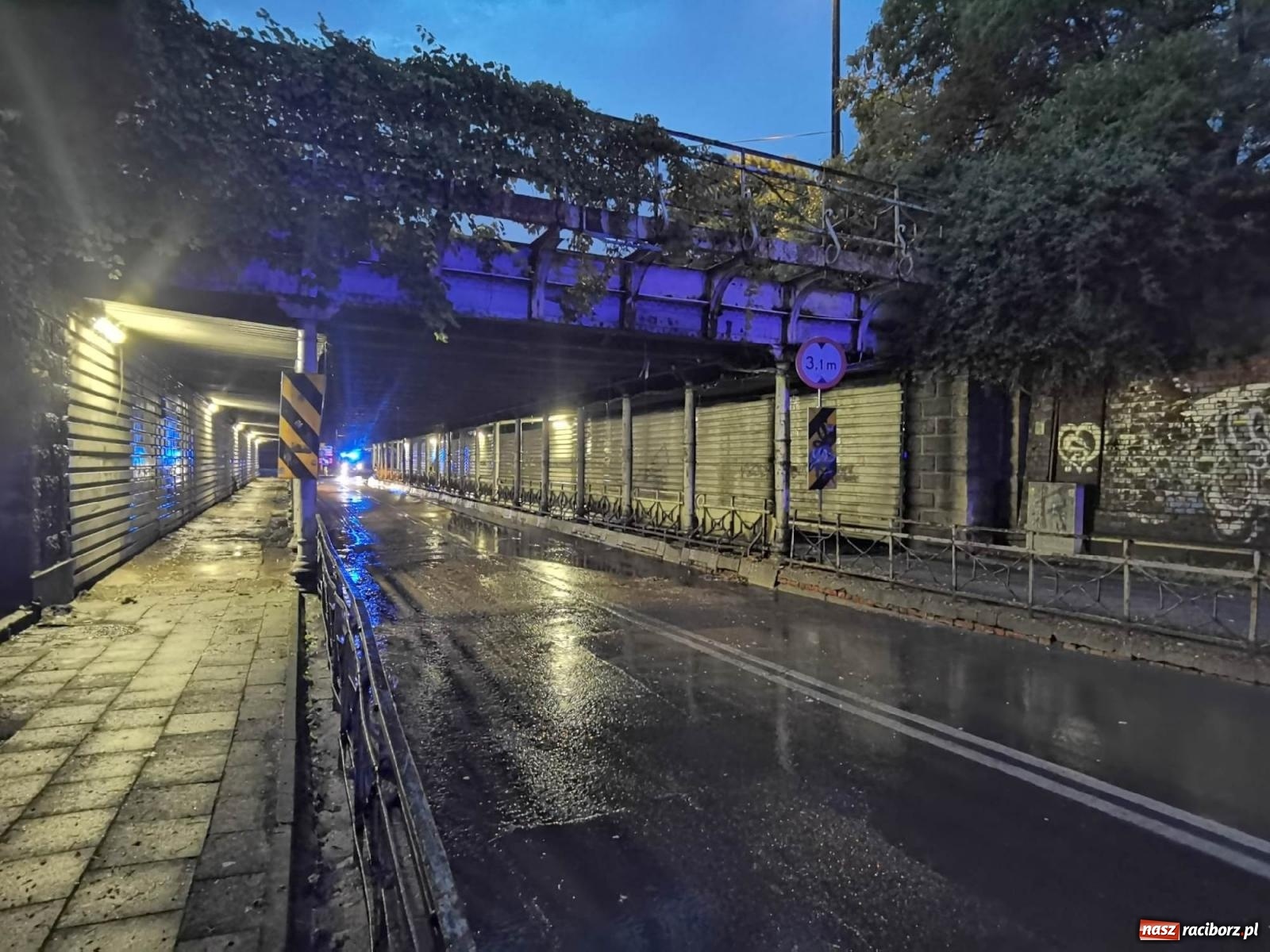 Zdjęcie w galerii na portalu naszraciborz.pl: Podtopione wiadukty, zabłocone drogi - Racibórz i okolice po burzy wiadomości z regionu