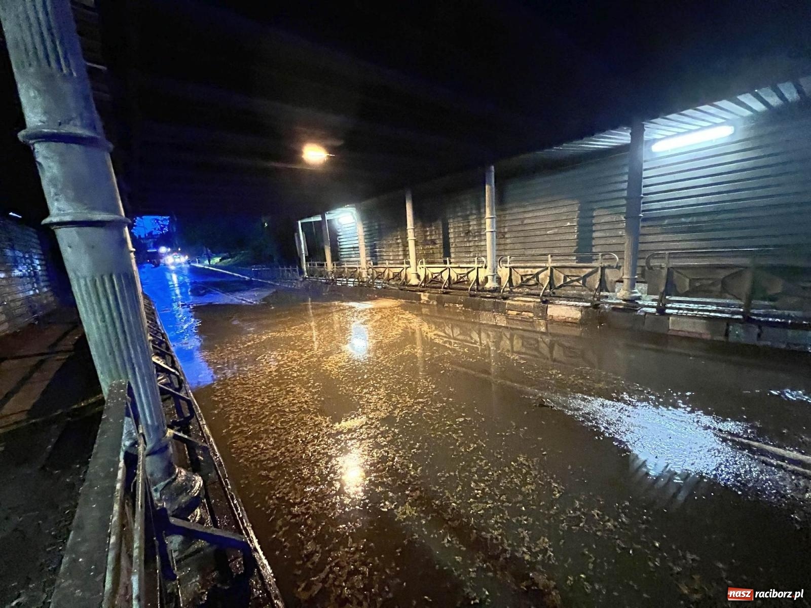Zdjęcie w galerii na portalu naszraciborz.pl: Podtopione wiadukty, zabłocone drogi - Racibórz i okolice po burzy wiadomości z regionu
