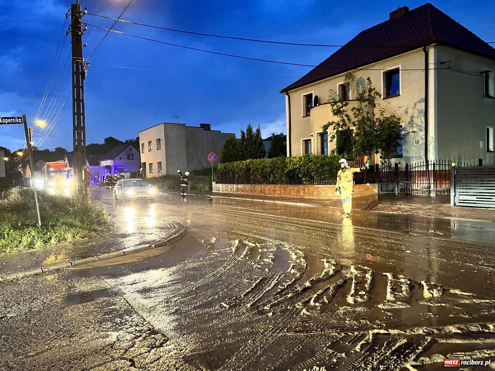 Zdjęcie w galerii na portalu naszraciborz.pl: Podtopione wiadukty, zabłocone drogi - Racibórz i okolice po burzy wiadomości z regionu