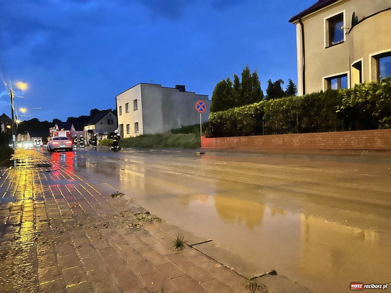 Zdjęcie w galerii na portalu naszraciborz.pl: Podtopione wiadukty, zabłocone drogi - Racibórz i okolice po burzy wiadomości z regionu