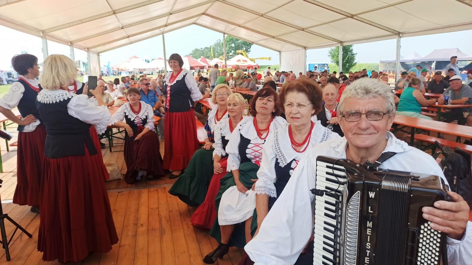 Zdjęcie w galerii na portalu naszraciborz.pl: Seniorzy Strzechy w 28. Śląskim Śpiewaniu wiadomości z regionu