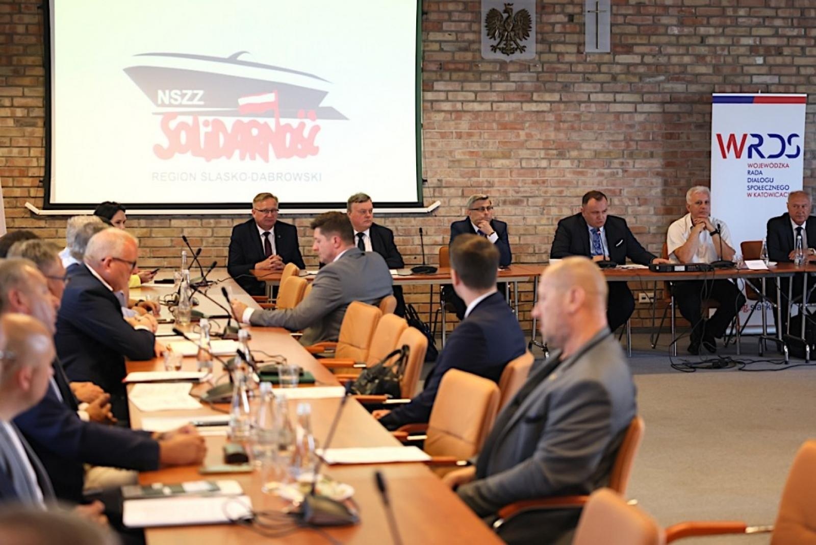 Zdjęcie w galerii na portalu naszraciborz.pl: Śląsko-Dąbrowska Solidarność ostrzega: albo zimne kaloryfery, albo 300 proc. podwyżki wiadomości z regionu