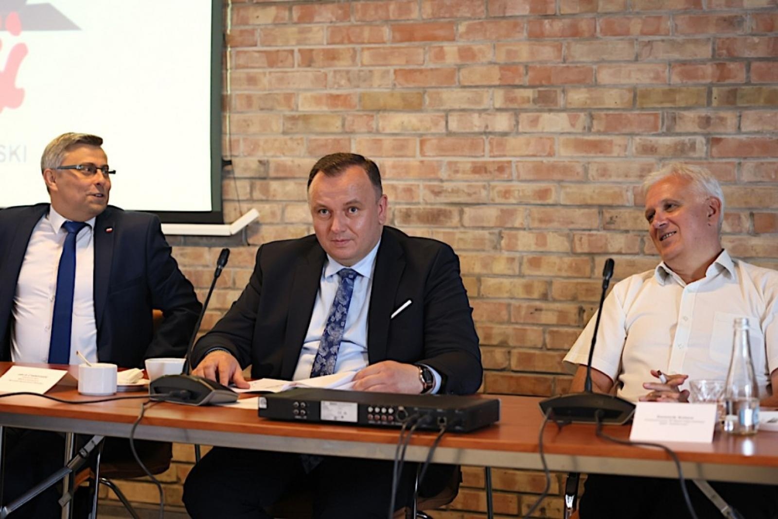 Zdjęcie w galerii na portalu naszraciborz.pl: Śląsko-Dąbrowska Solidarność ostrzega: albo zimne kaloryfery, albo 300 proc. podwyżki wiadomości z regionu