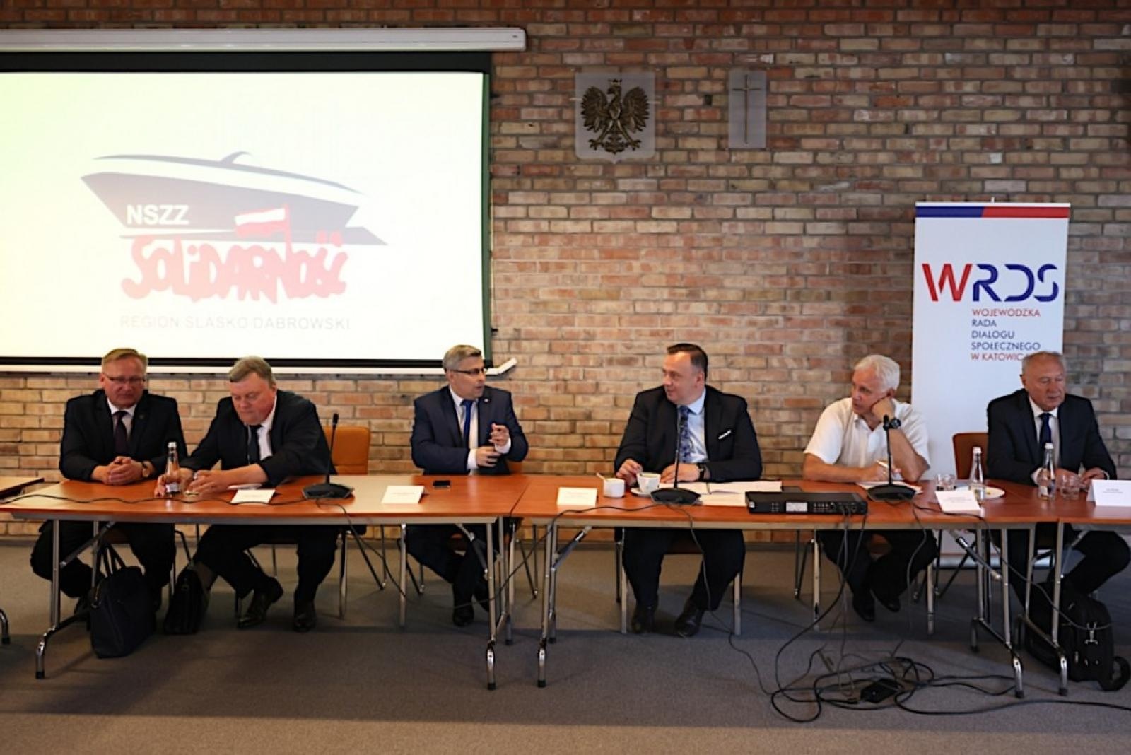 Zdjęcie w galerii na portalu naszraciborz.pl: Śląsko-Dąbrowska Solidarność ostrzega: albo zimne kaloryfery, albo 300 proc. podwyżki wiadomości z regionu