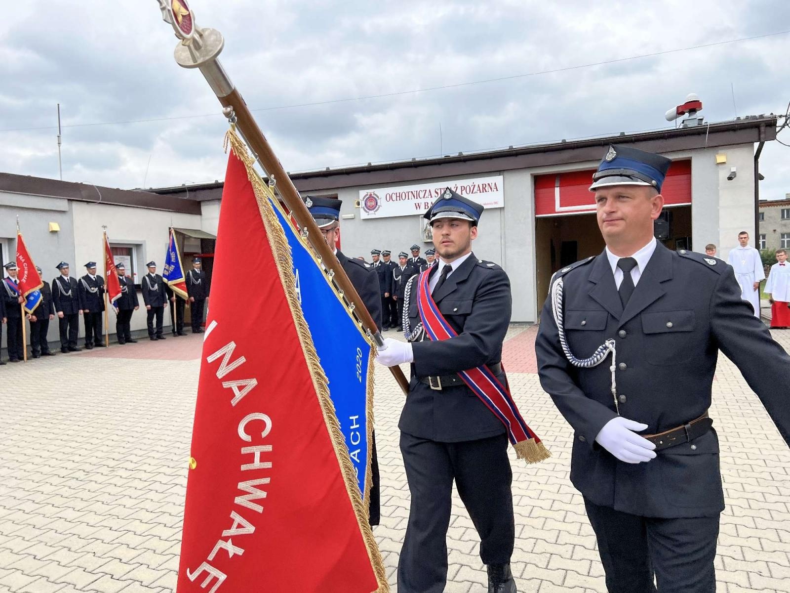 Zdjęcie w galerii na portalu naszraciborz.pl: Strażacy z Babic na 120-lecie jednostki dostali nowy sztandar [FOTO i WIDEO] wiadomości z regionu