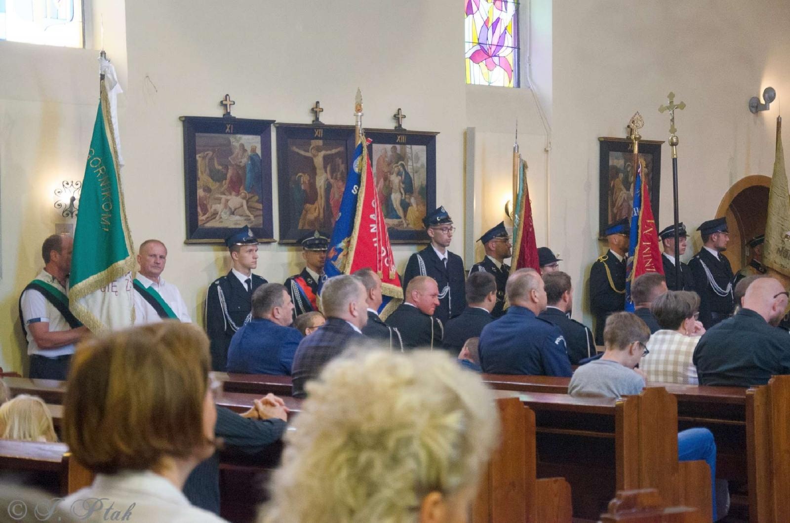 Zdjęcie w galerii na portalu naszraciborz.pl: Strażacy z Babic na 120-lecie jednostki dostali nowy sztandar [FOTO i WIDEO] wiadomości z regionu