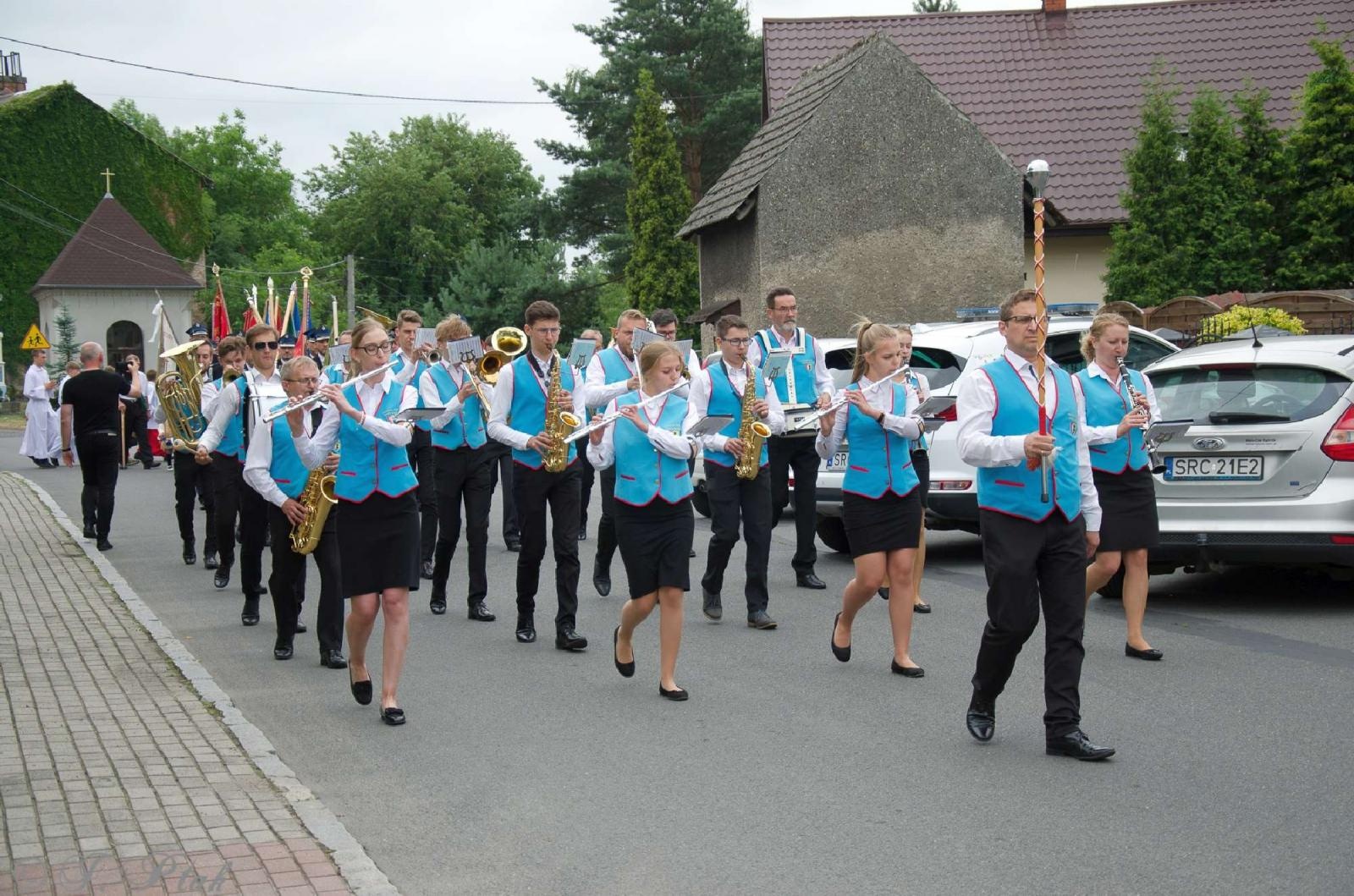 Zdjęcie w galerii na portalu naszraciborz.pl: Strażacy z Babic na 120-lecie jednostki dostali nowy sztandar [FOTO i WIDEO] wiadomości z regionu