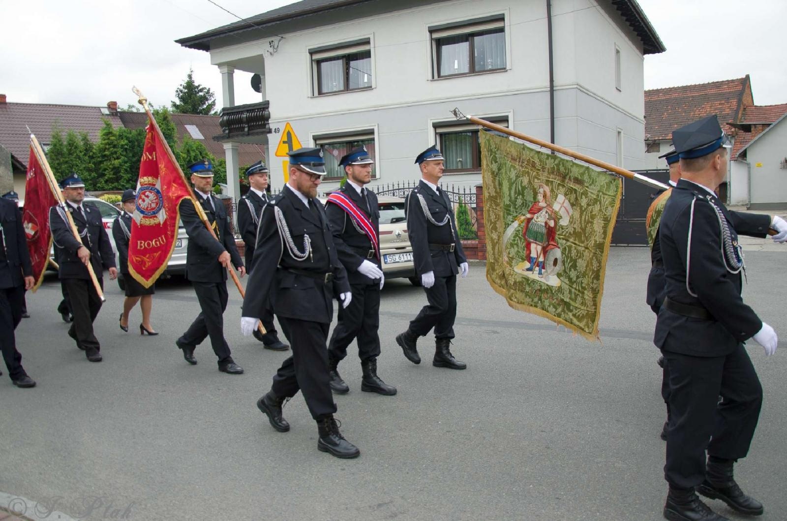 Zdjęcie w galerii na portalu naszraciborz.pl: Strażacy z Babic na 120-lecie jednostki dostali nowy sztandar [FOTO i WIDEO] wiadomości z regionu