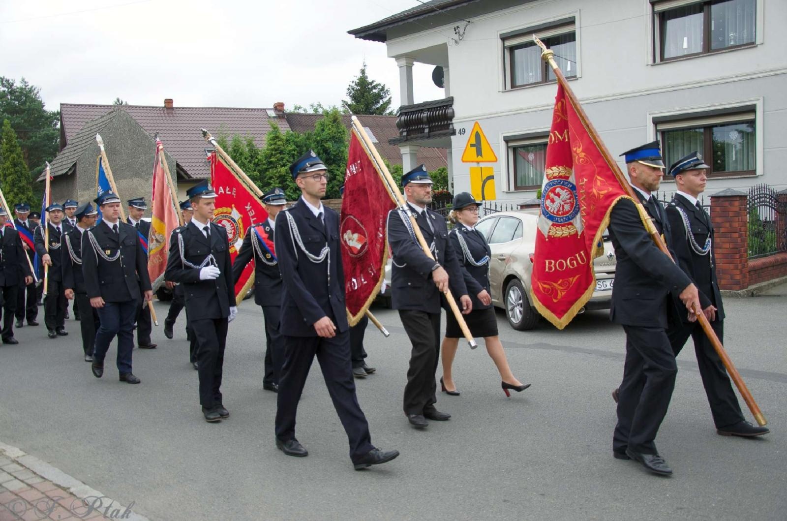 Zdjęcie w galerii na portalu naszraciborz.pl: Strażacy z Babic na 120-lecie jednostki dostali nowy sztandar [FOTO i WIDEO] wiadomości z regionu