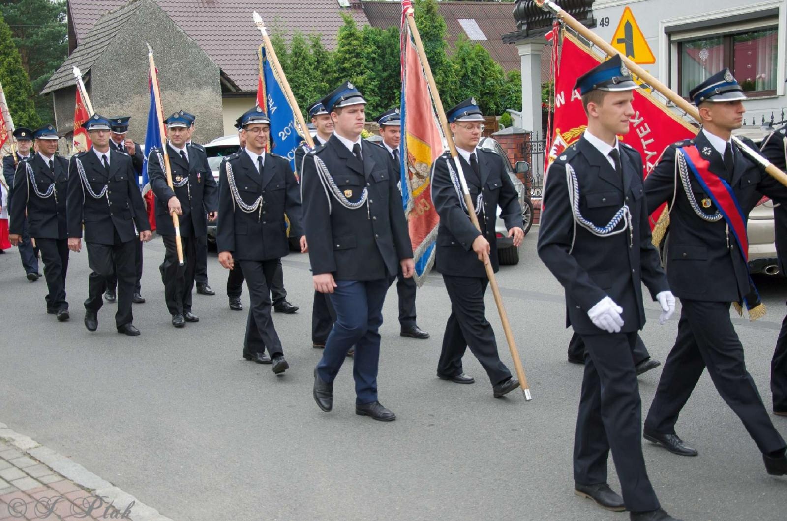 Zdjęcie w galerii na portalu naszraciborz.pl: Strażacy z Babic na 120-lecie jednostki dostali nowy sztandar [FOTO i WIDEO] wiadomości z regionu