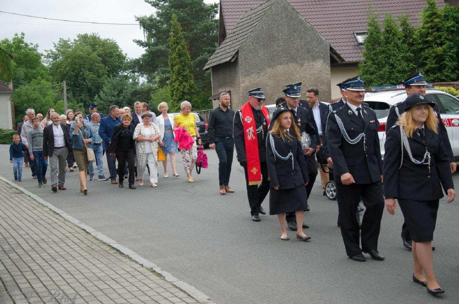Zdjęcie w galerii na portalu naszraciborz.pl: Strażacy z Babic na 120-lecie jednostki dostali nowy sztandar [FOTO i WIDEO] wiadomości z regionu