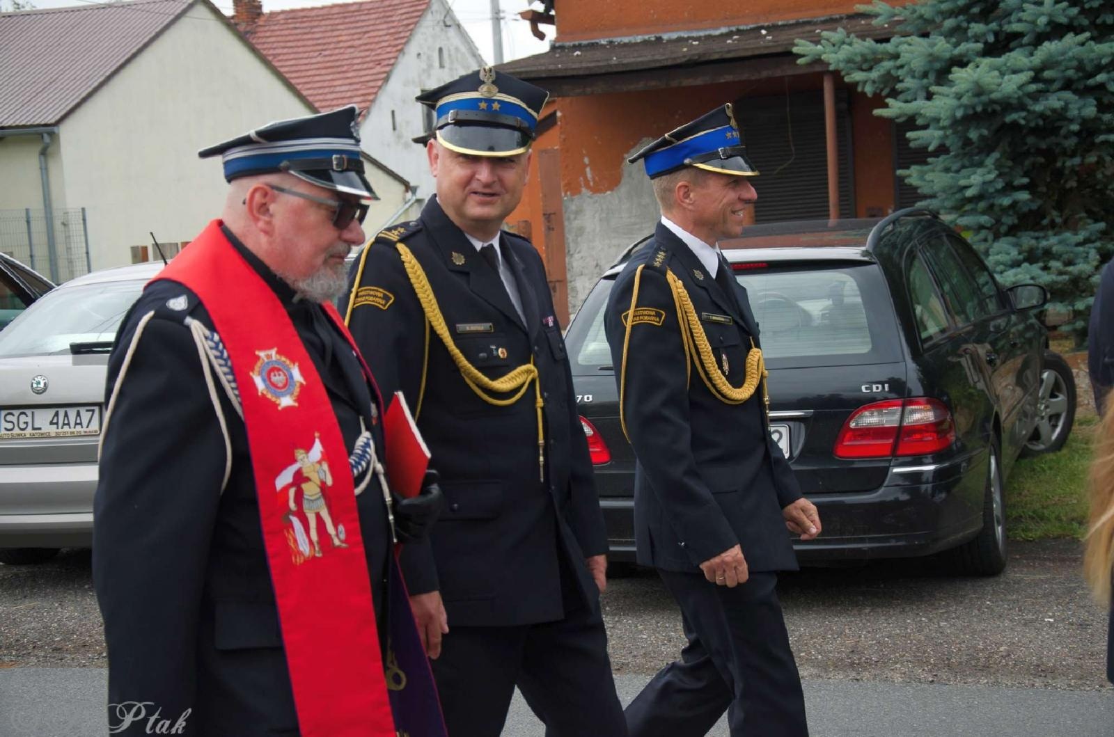 Zdjęcie w galerii na portalu naszraciborz.pl: Strażacy z Babic na 120-lecie jednostki dostali nowy sztandar [FOTO i WIDEO] wiadomości z regionu