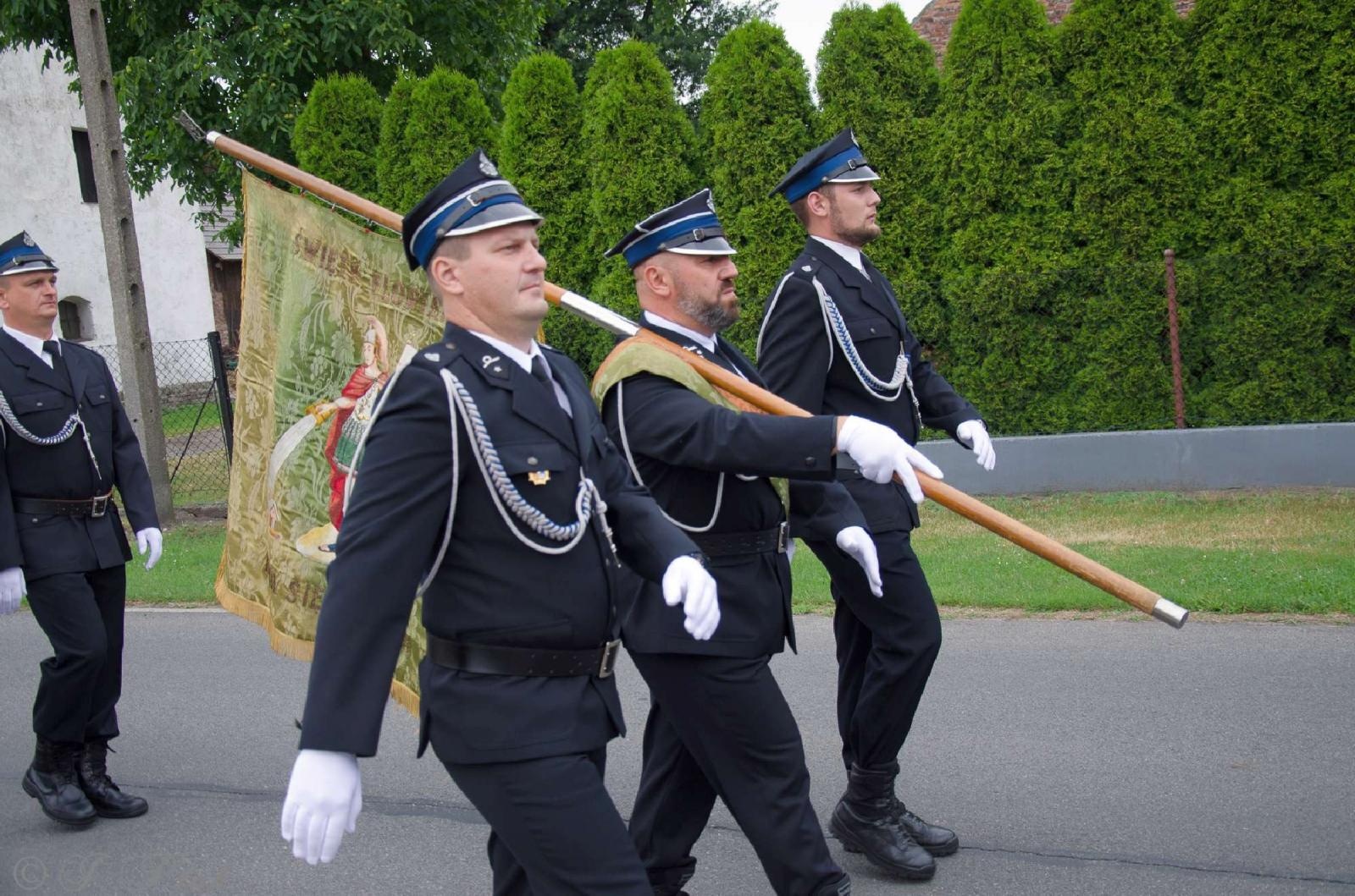Zdjęcie w galerii na portalu naszraciborz.pl: Strażacy z Babic na 120-lecie jednostki dostali nowy sztandar [FOTO i WIDEO] wiadomości z regionu