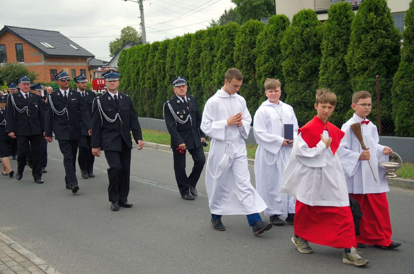 Zdjęcie w galerii na portalu naszraciborz.pl: Strażacy z Babic na 120-lecie jednostki dostali nowy sztandar [FOTO i WIDEO] wiadomości z regionu