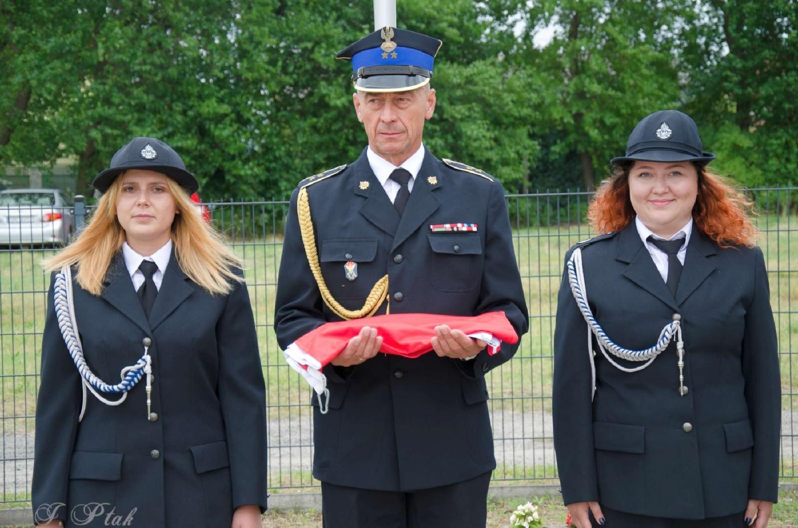 Zdjęcie w galerii na portalu naszraciborz.pl: Strażacy z Babic na 120-lecie jednostki dostali nowy sztandar [FOTO i WIDEO] wiadomości z regionu