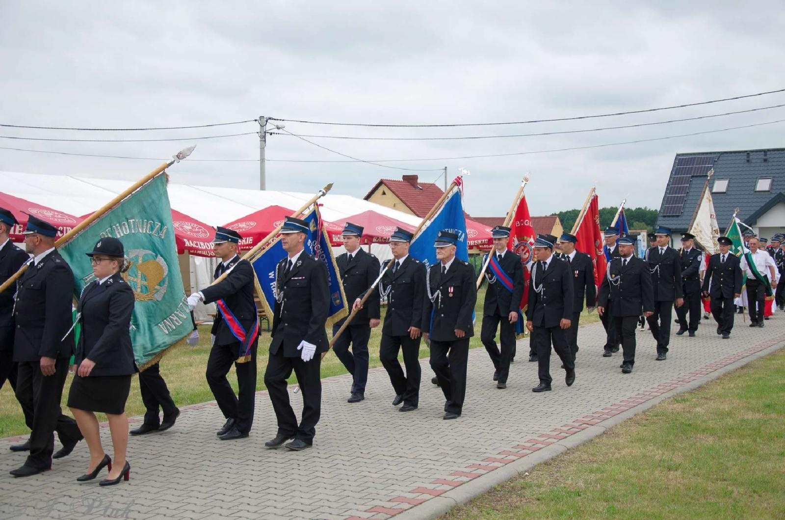 Zdjęcie w galerii na portalu naszraciborz.pl: Strażacy z Babic na 120-lecie jednostki dostali nowy sztandar [FOTO i WIDEO] wiadomości z regionu