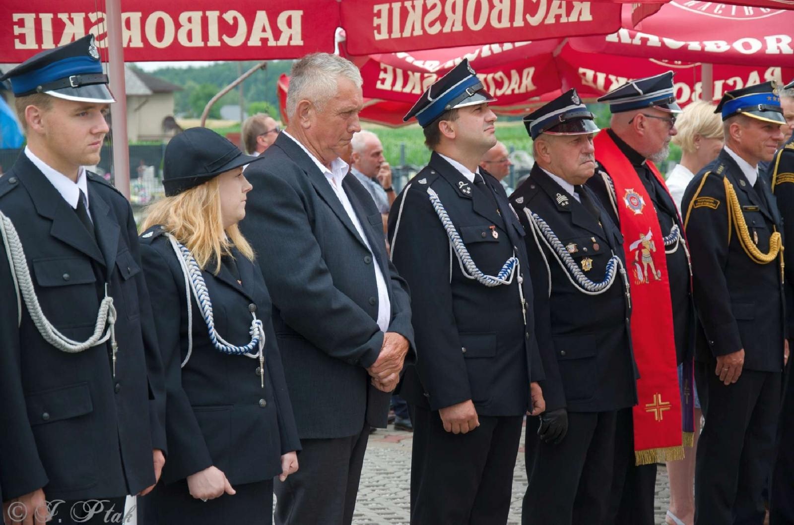 Zdjęcie w galerii na portalu naszraciborz.pl: Strażacy z Babic na 120-lecie jednostki dostali nowy sztandar [FOTO i WIDEO] wiadomości z regionu
